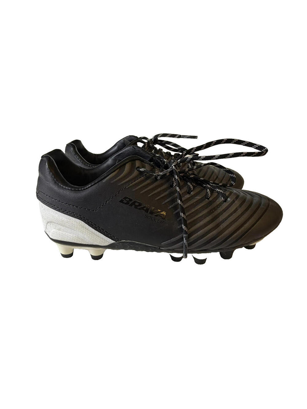 Brava Soccer Youth Boys Black and White Soccer Cleats Size 3.5D